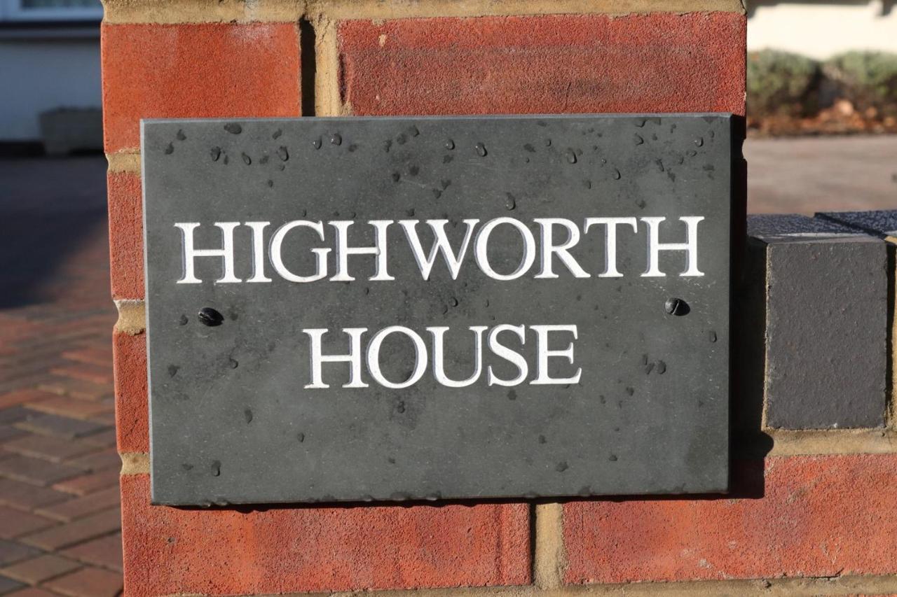 Highworth House Panzió Swindon Kültér fotó